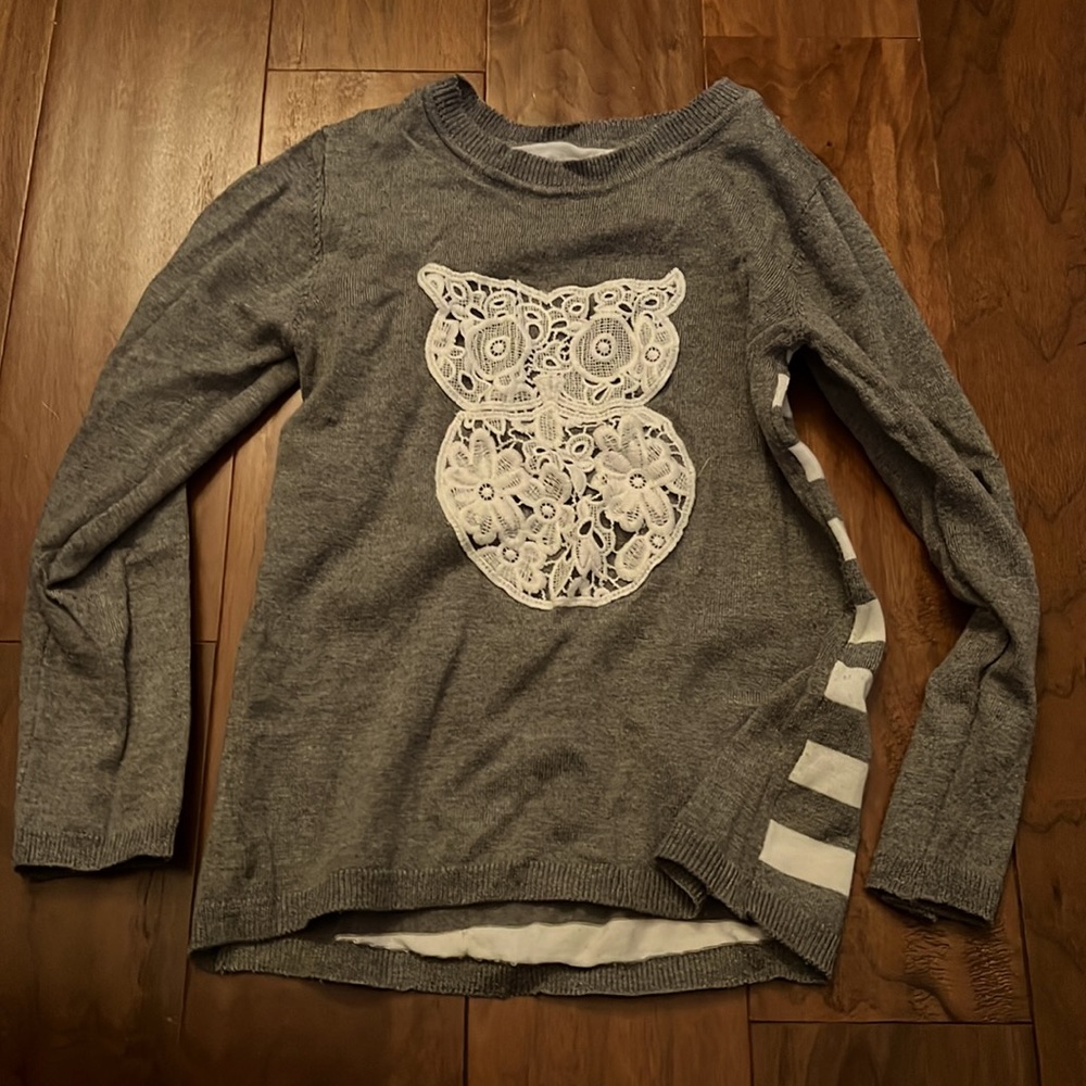 Cute 7/8 sweater too